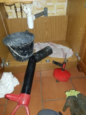 poigne de main durant declaration de cession